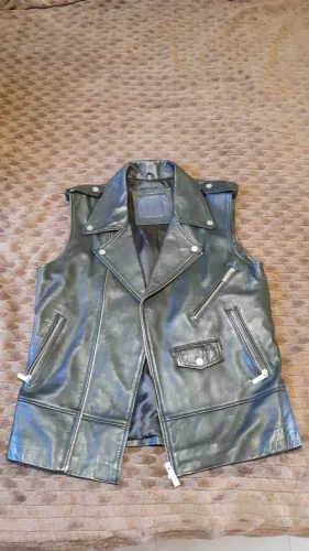 Colete biker em couro legitimo