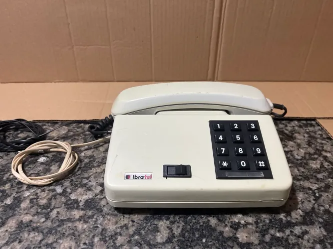 Telefone antigo Ibratel  para decoração ( Funcionando )