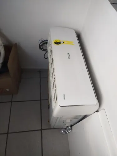 vendo ar-condicionado da elgin, de 9000 btuh e 2637w, em perfeito estado de  R$900