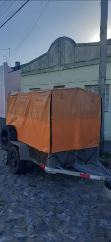 Vende-se reboque