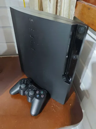PS3 slim só pegar e jogar vários jogos no hd