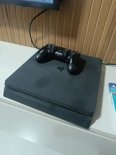 PS4 slim 1 TB +1 controle + 3 jogos