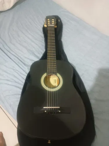 Violão acústico preto