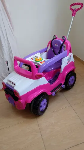 Vendo carrinho a pedal semi novo