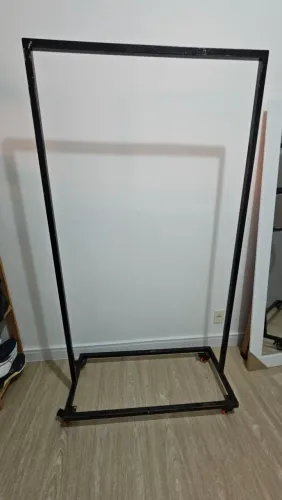 Arara de Roupas