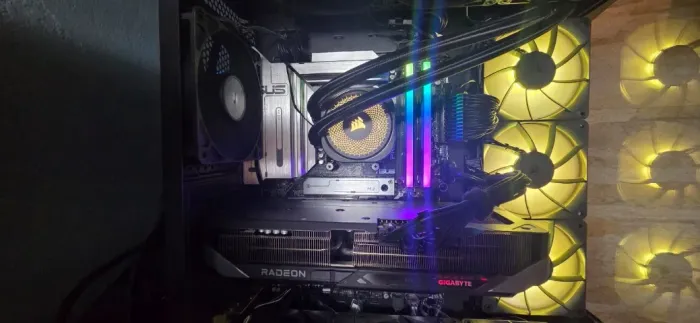9070xt gigabyte gaming oc16gd EM PERFEITO ESTADO