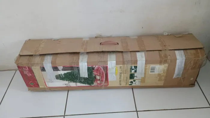 Vendo árvore de natal 2,10m
