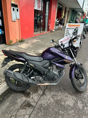 Alugo moto nova e econômica