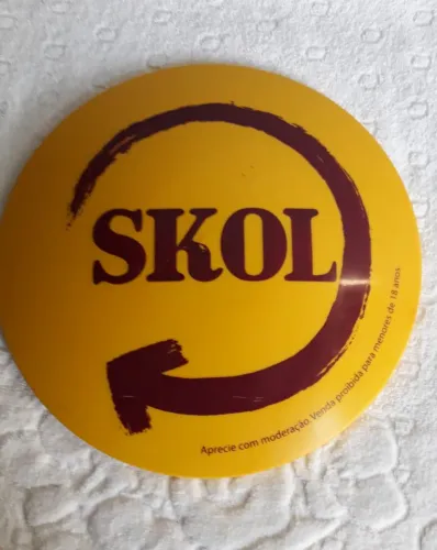 Placas decorativas no material Polietileno no modelo Skol e Antártica ideal p/ decorações
