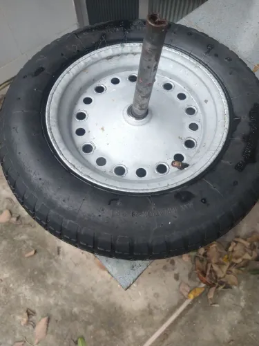 Roda de carrinho de Mão.((.. completa)) Foto