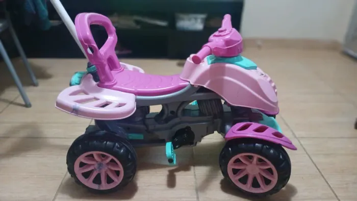 Carrinho de Passeio Infantil Maral Rosa Usado - Aguenta até 30kg