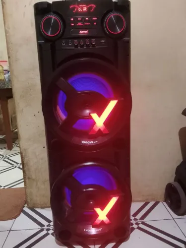 VENDO CAIXA AMVOX 1900W RMS R$970,00 NOVA.