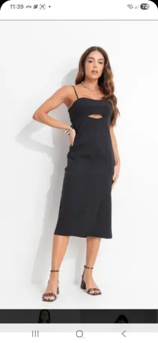Vestido preto de festa estiloso