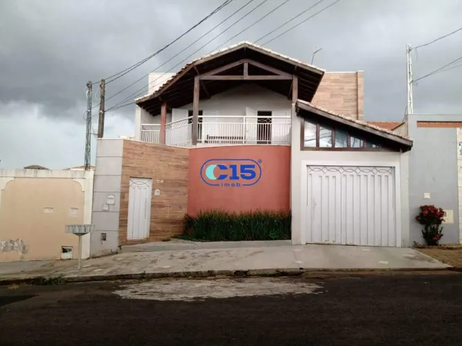 VENDE-SE CASA NO JARDIM FLORIDA