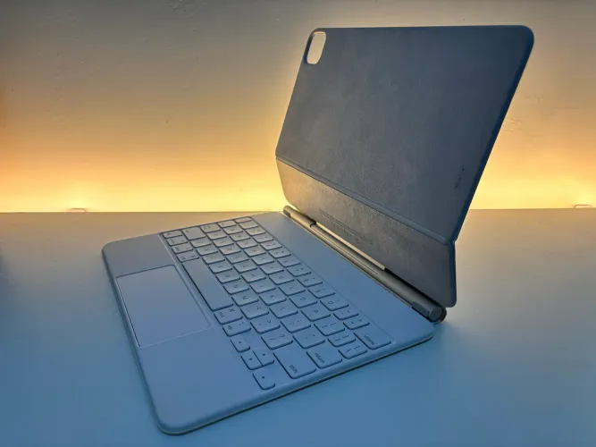Magic Keyboard Apple Original iPad Air/Pro Branca