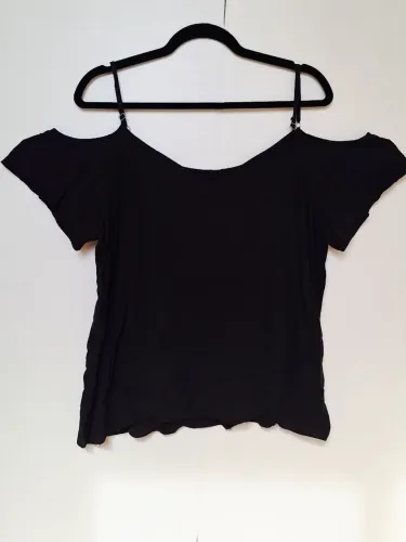 Blusa preta de alcinha