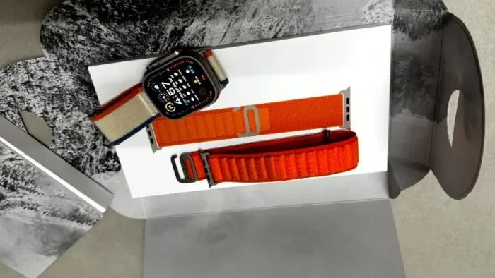 Apple Watch Ultra GPS + Cellular 49mm - Titânio