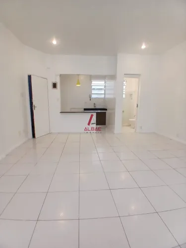 Locação, Leme, loft reformado, quadríssima da praia, portaria 24hs.