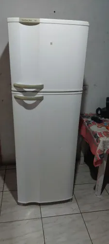 Geladeira Electrolux DF40 Frost Free Branca