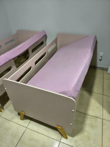 Cama infantil rosa