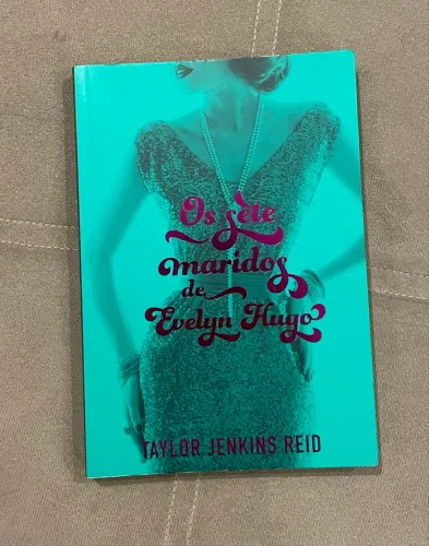 Livro - Os sete maridos de Evelyn Hugo