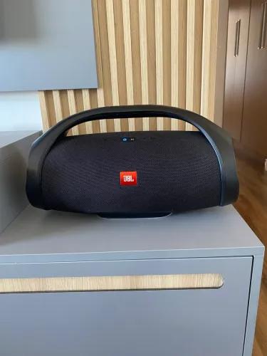 JBL Boombox original com estojo de proteção