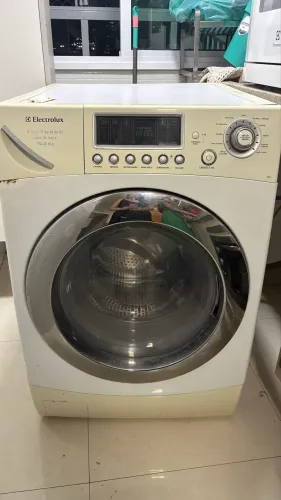 Máquina LSE11 Electrolux