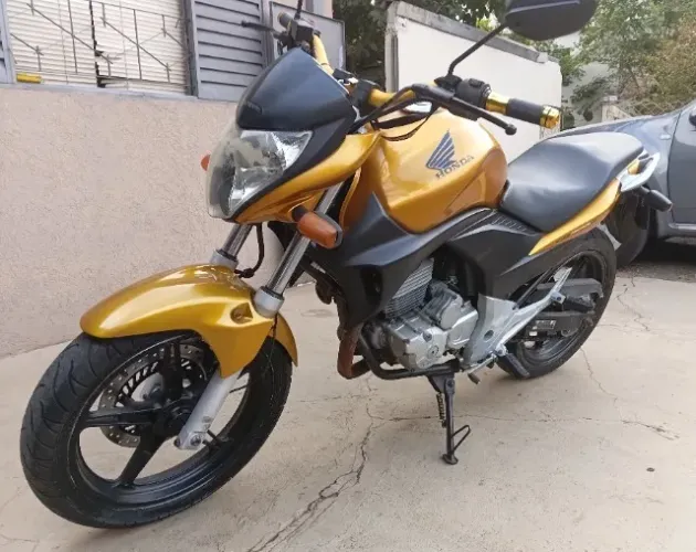 CB300 parcela no cartão