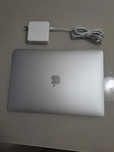 MACBOOK Air APPLE