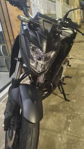 Vende-se Moto CB300F Twister