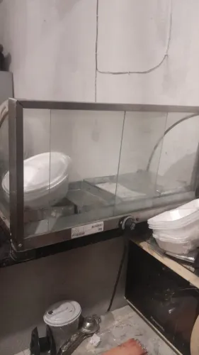 Vendo vitrine ótima pra lanche e tira gosto 