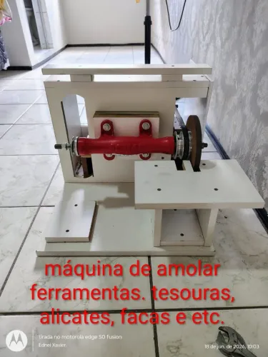 Máquina de amolar ferramentas