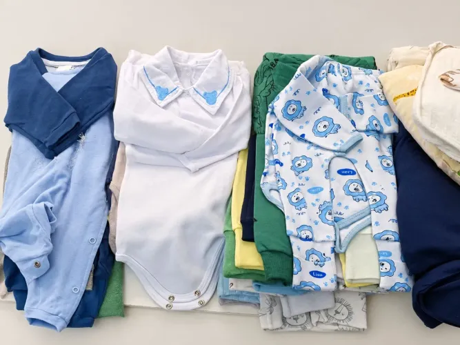 ? KIT DE ROUPINHAS DE BEBÊ - APROXIMADAMENTE 40 CONJUNTOS! ?