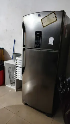 Geladeira Panasonic cinza