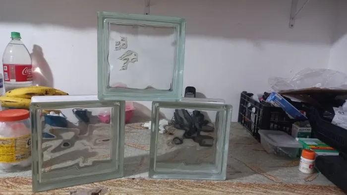 VENDO 33 TIJOLINHOS DE VIDRO