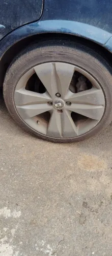 Roda 17 vendo ou troco por outro modelo ou roda 18 valor 1800