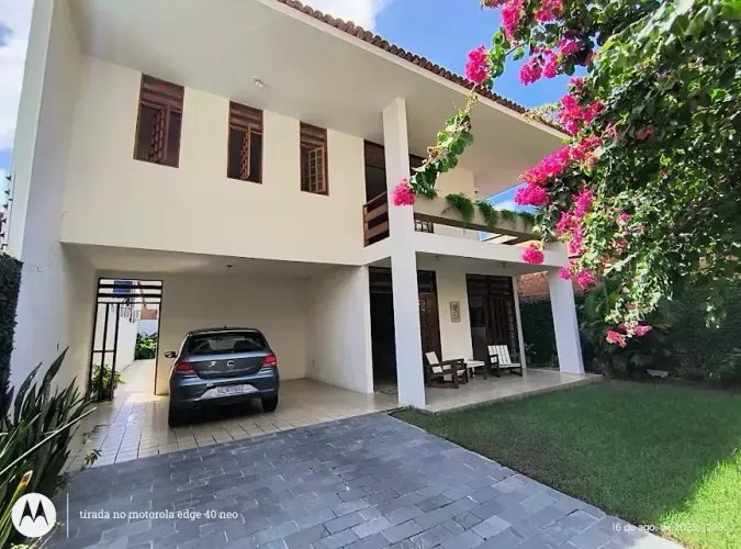 Imóvel para venda possui 300 metros quadrados com 5 quartos em Jatiúca - Maceió - AL