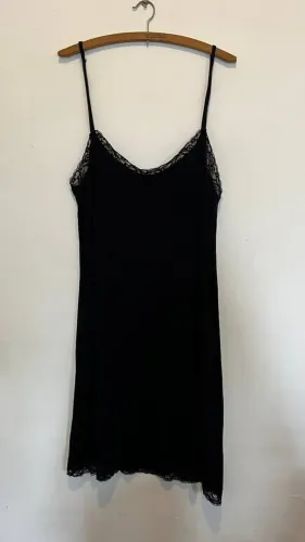 BRECHÓ - Vestido preto sem manga tamanho M marisa