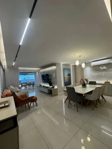 Ed. Piazza Savona, 191m², 4 suítes e 5 vagas.