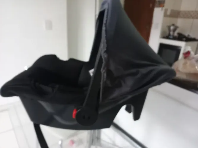Cadeirinha pra carro de bebê nova