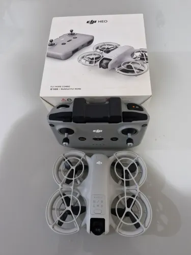 Drone DJI Neo Flymore Combo