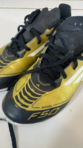 Tênis futsal Adidas Messi F50