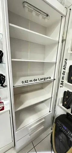 Estante Alta com Gavetas