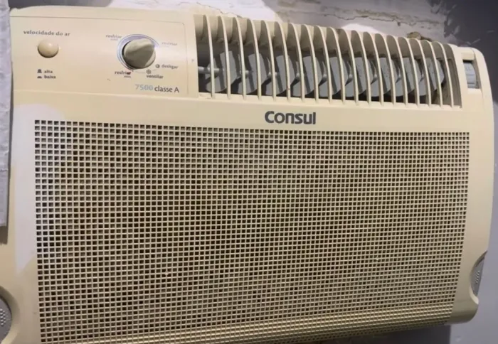 Ar Consul gela muito