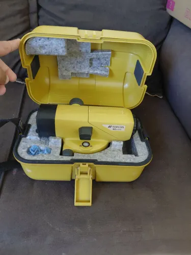 Vende se nível optico topcon