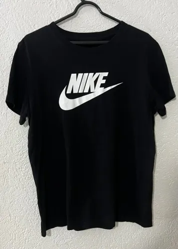 Camiseta Nike Preta