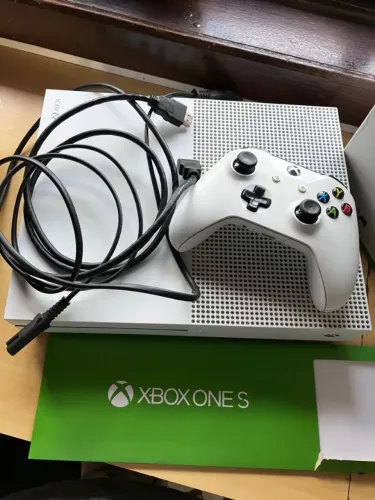XBOX One 1TB + Controle