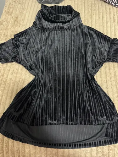 Blusinha veludo TAM M gola linda