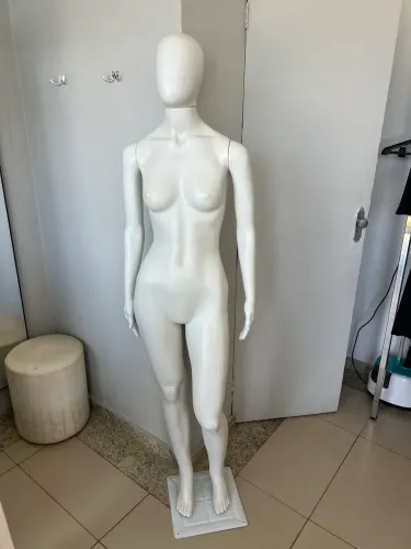 Manequim feminino