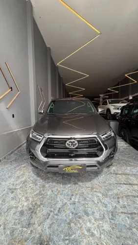 Toyota Hilux CD SRX Plus 4X4 2.8 TDI Die. Aut. 2025